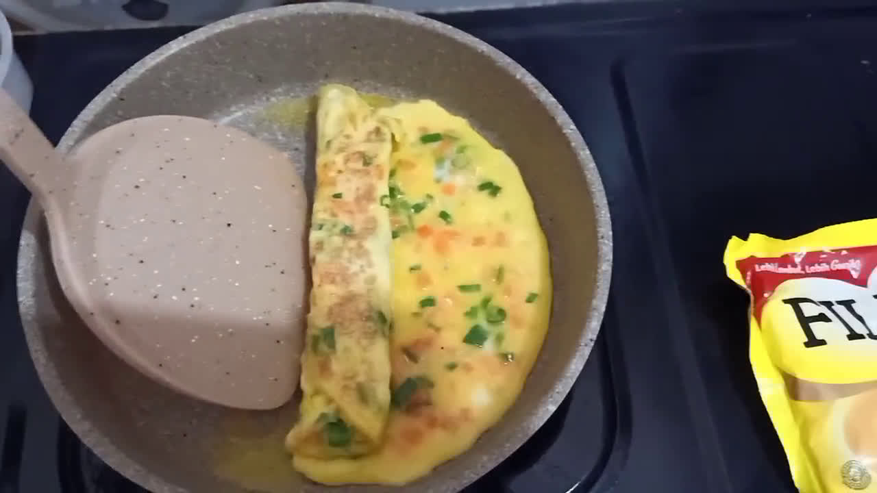 Foto langkah ke 4 dari resep Tamagoyaki (Resep dengan Video).