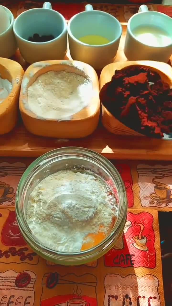 عکس مرحله 2 از دستور کیک ساده داخل شیشه مربا🙋