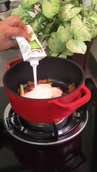 Gambar langkah 1 resipi Masak Lemak Pucuk Paku Ikan Talang Masin.