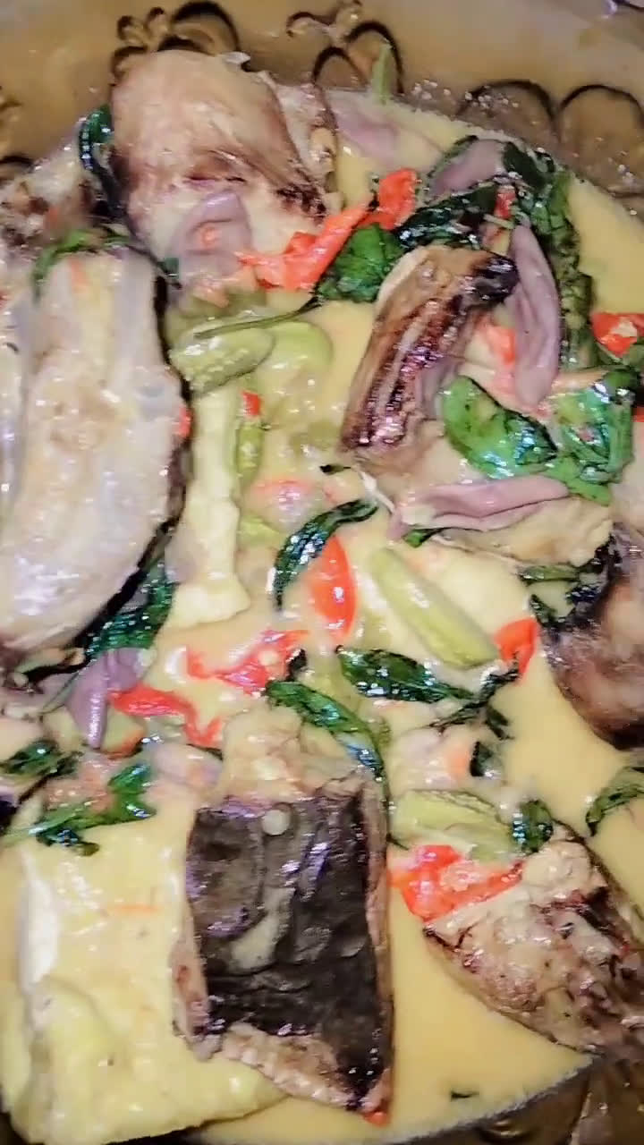 Foto langkah ke 3 dari resep Ikan cucut santan kemangi.