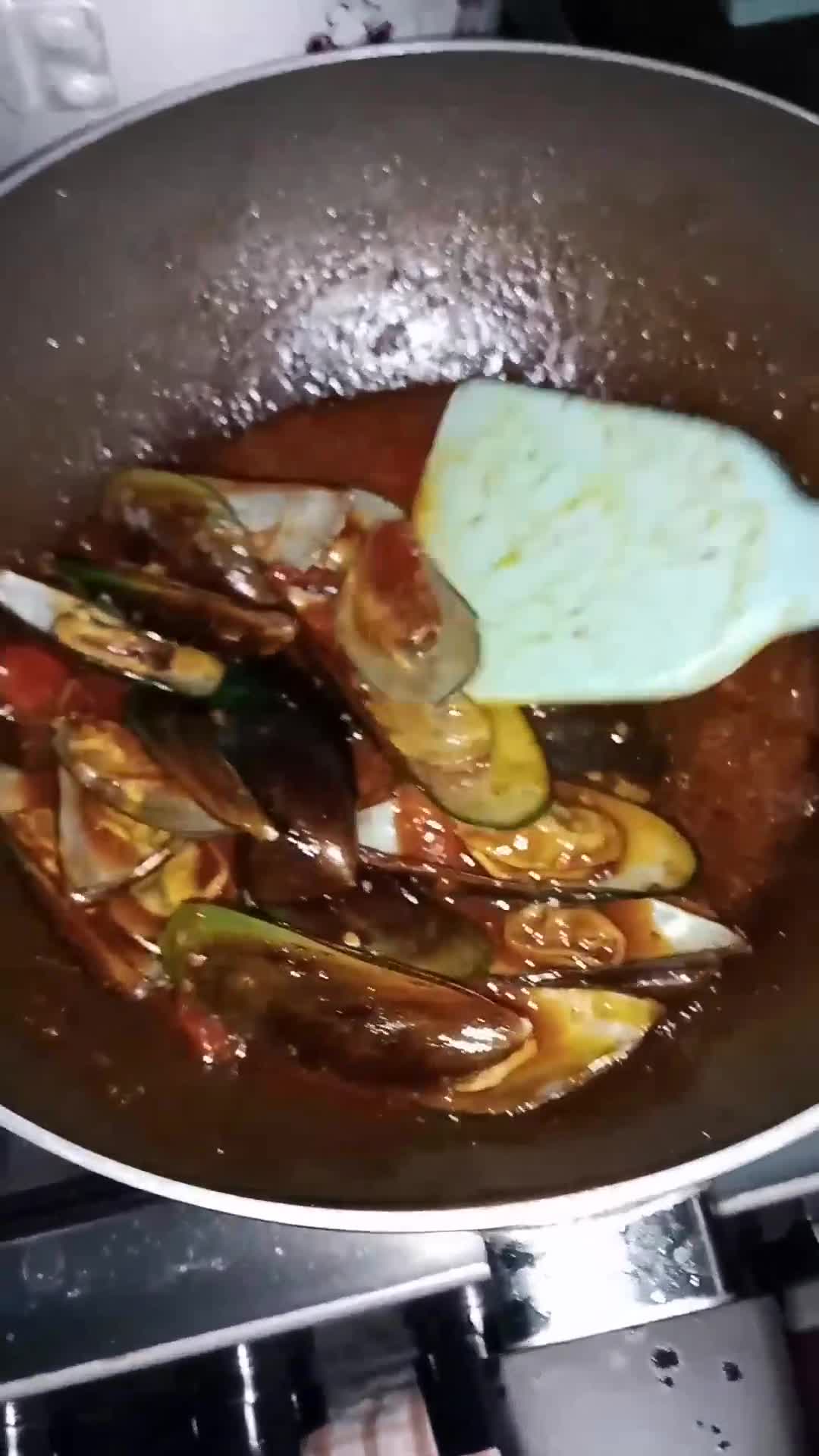 Foto langkah ke 4 dari resep Kerang Hijau Bumbu Pedas.
