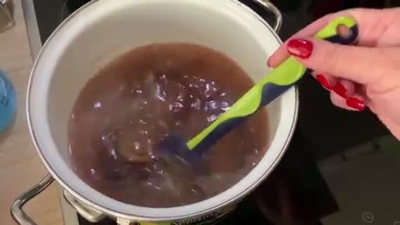 Szilvakrémleves recept fázis 1 fotója