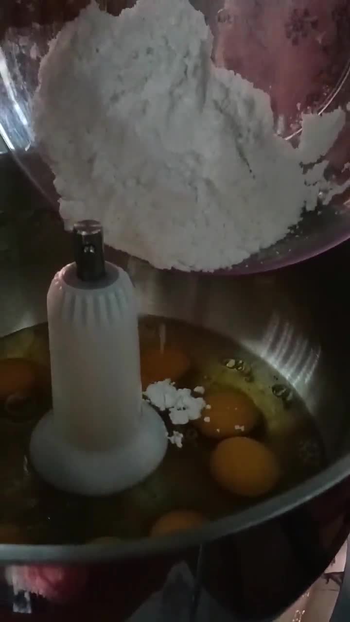 Foto langkah ke 2 dari resep Base roti ulang tahun pandan.