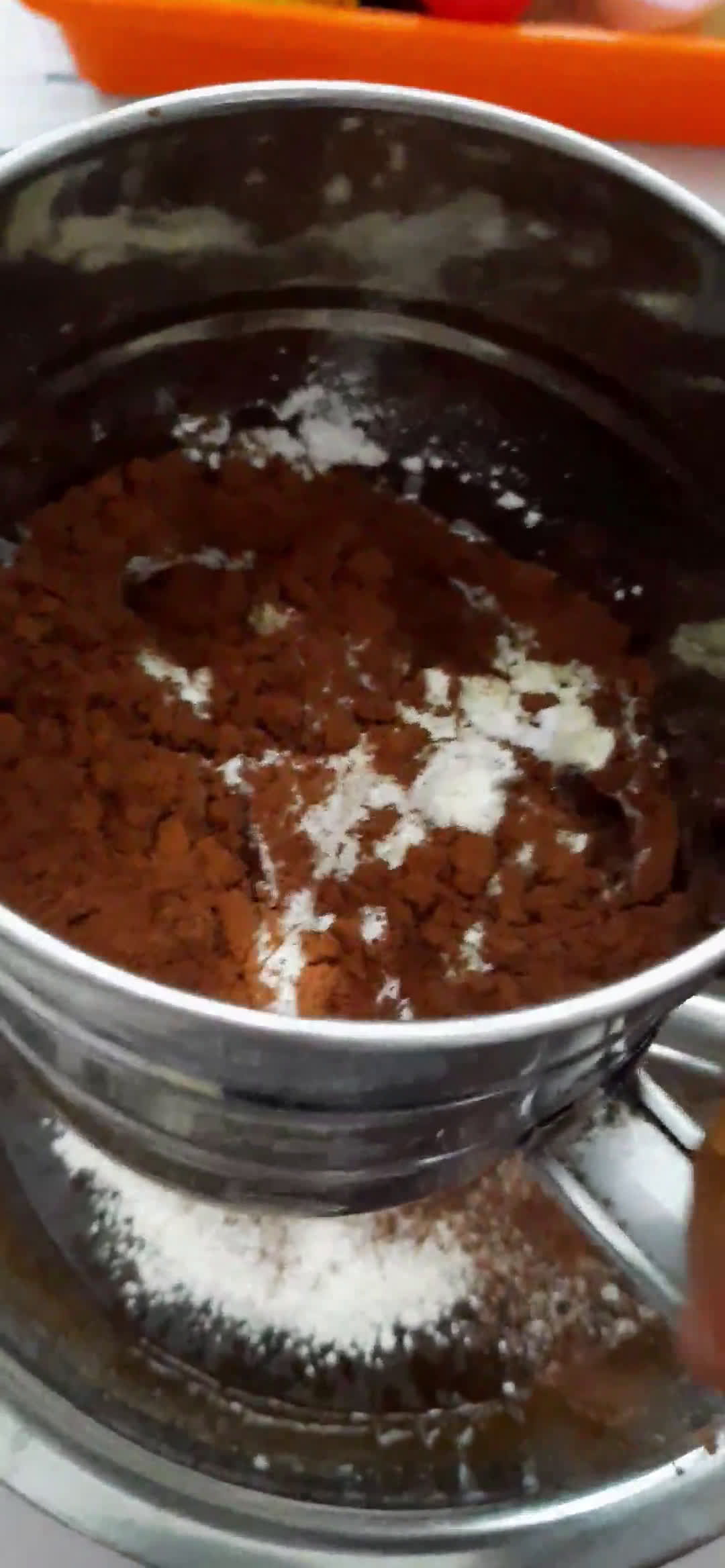Foto langkah ke 6 dari resep Shiny Brownies.