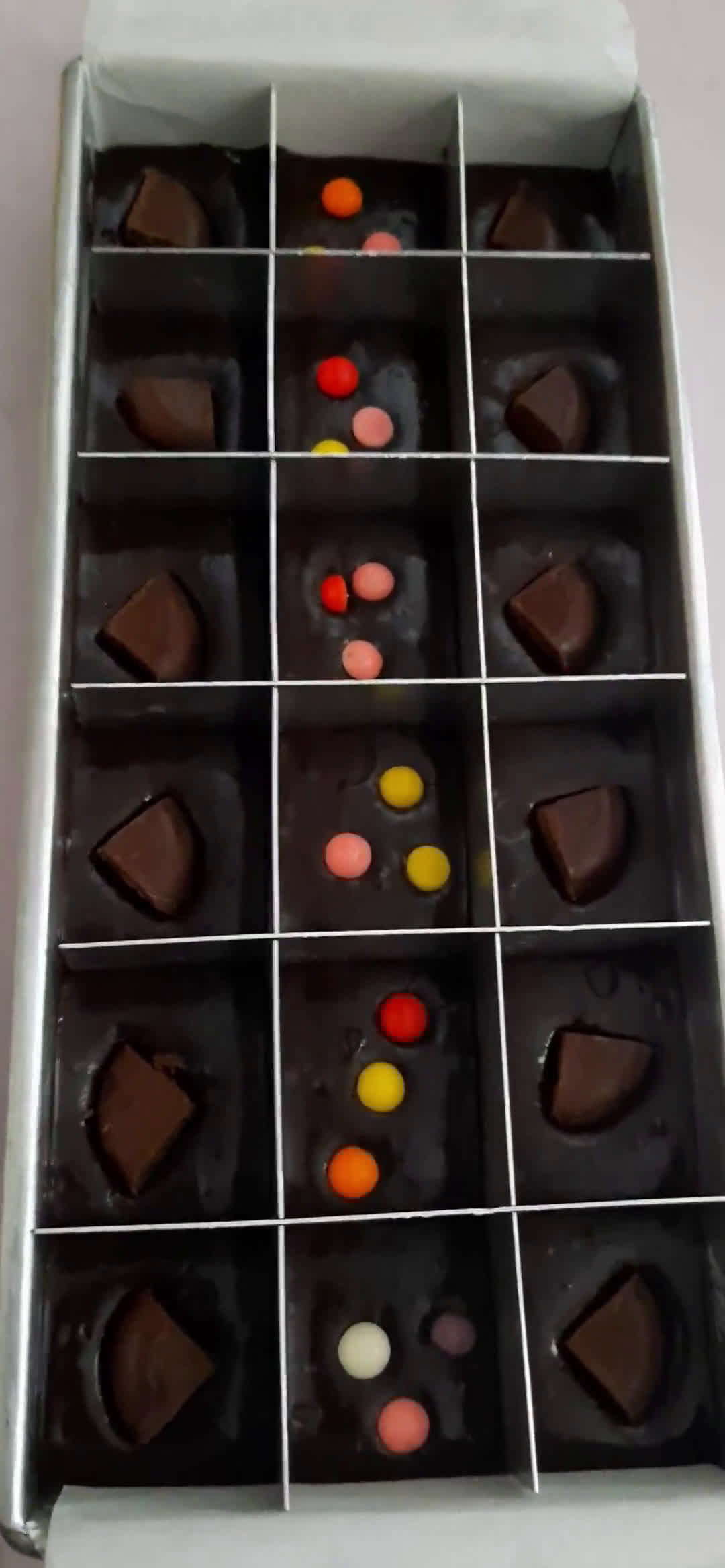 Foto langkah ke 7 dari resep Shiny Brownies.