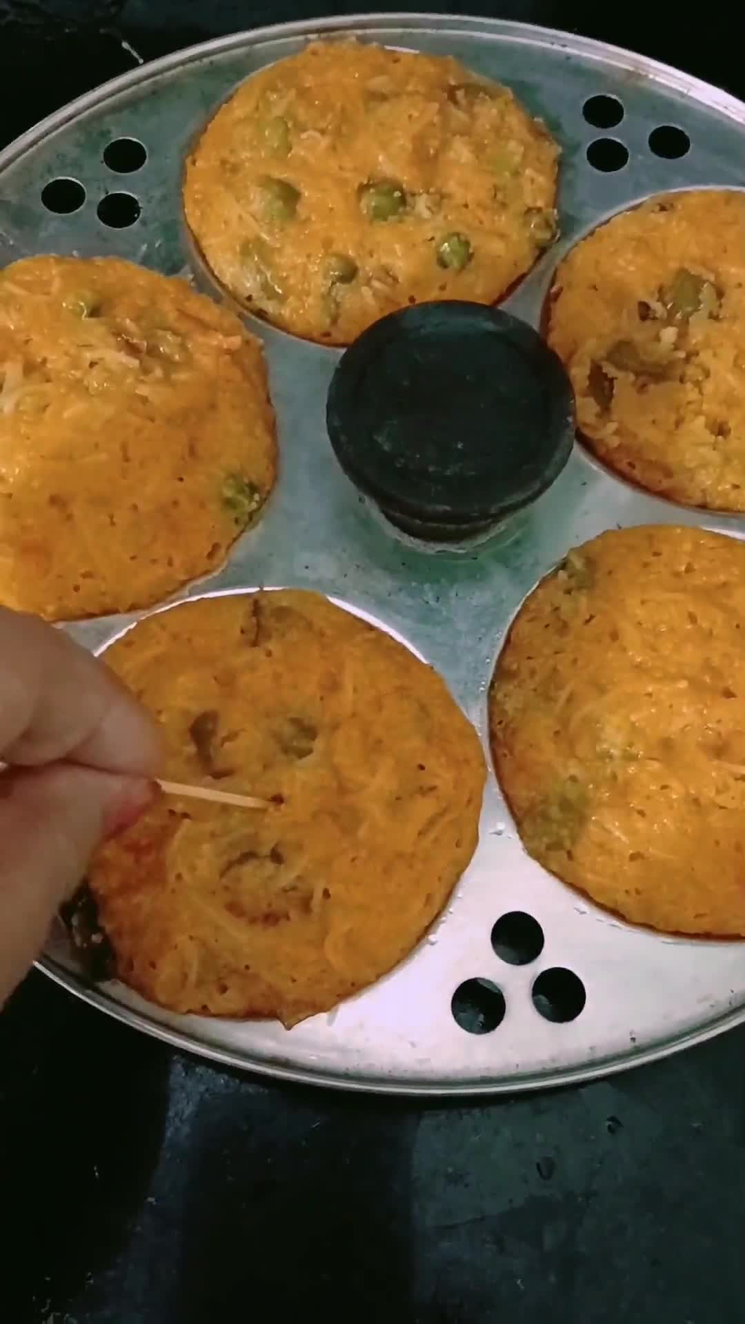 बैम्बिनो सेवई इडली (Bambino sevai Idli recipe in Hindi) रेसिपी चरण 8 फोटो