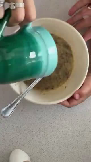 Foto del paso 3 de la receta: Banana bread o pan de banano con cáscara
