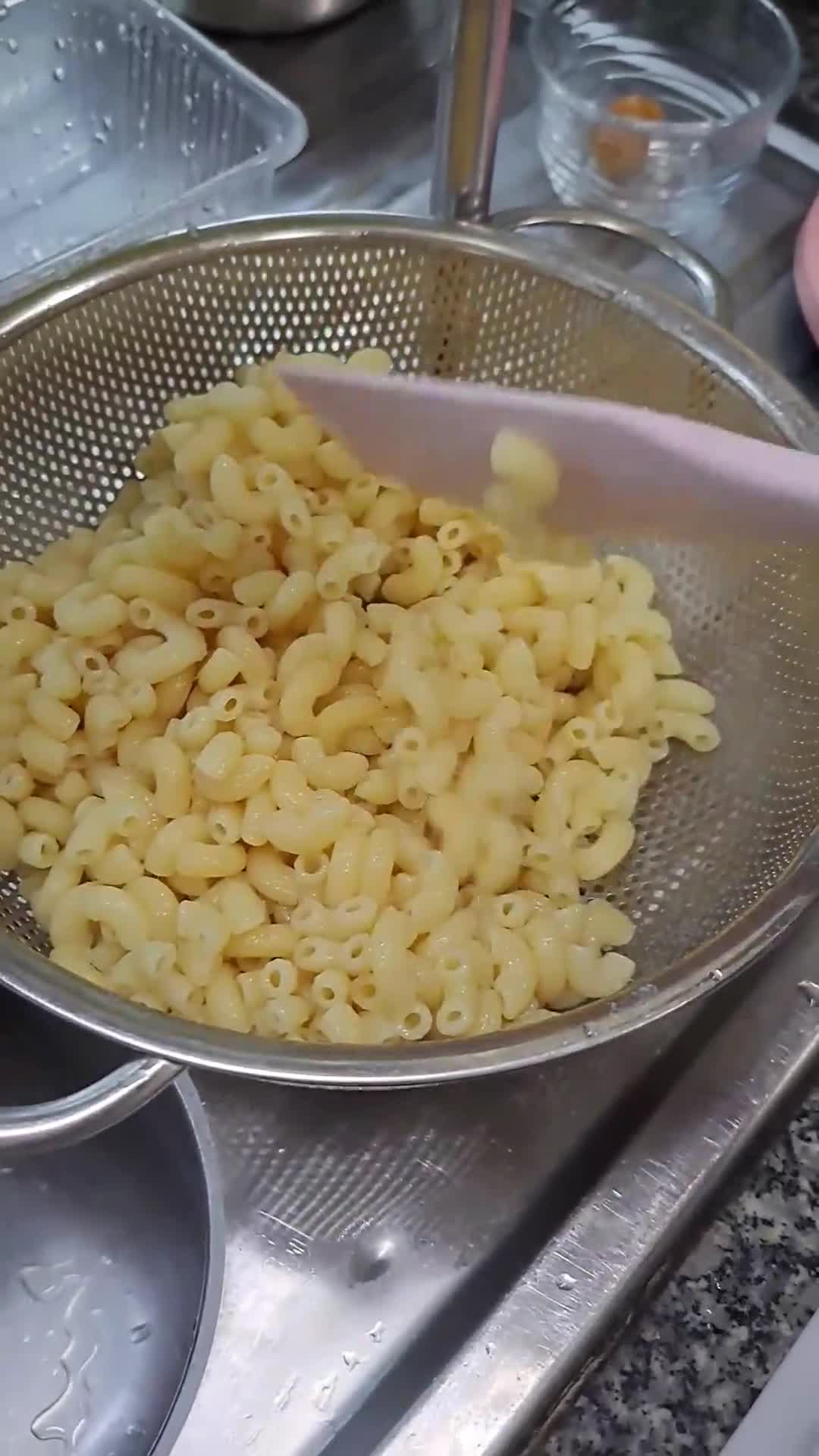 รูปขั้นตอนการทำที่ 5 ของ Macaroni Egg Salad