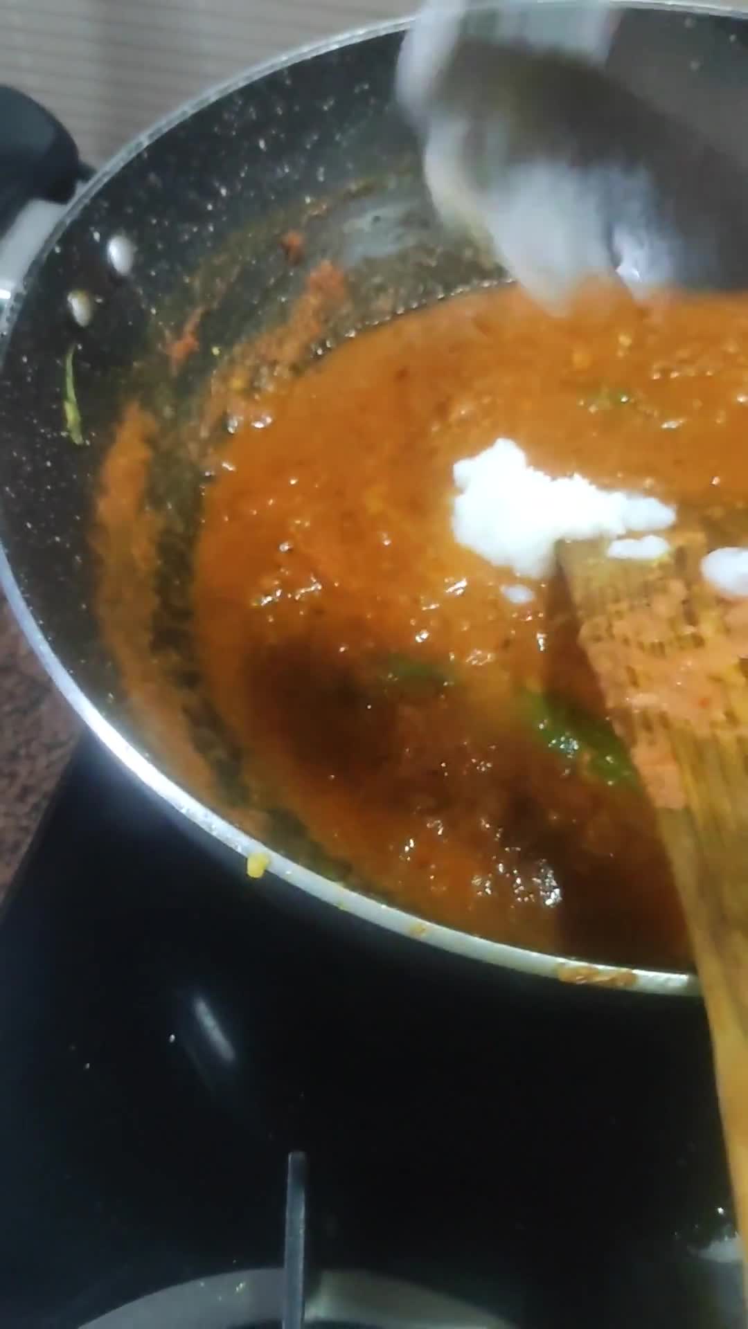 आलू पत्तागोभी (दही बेसन वाली) (Aloo pattagobhi dahi besan wali recipe in Hindi) रेसिपी चरण 4 फोटो