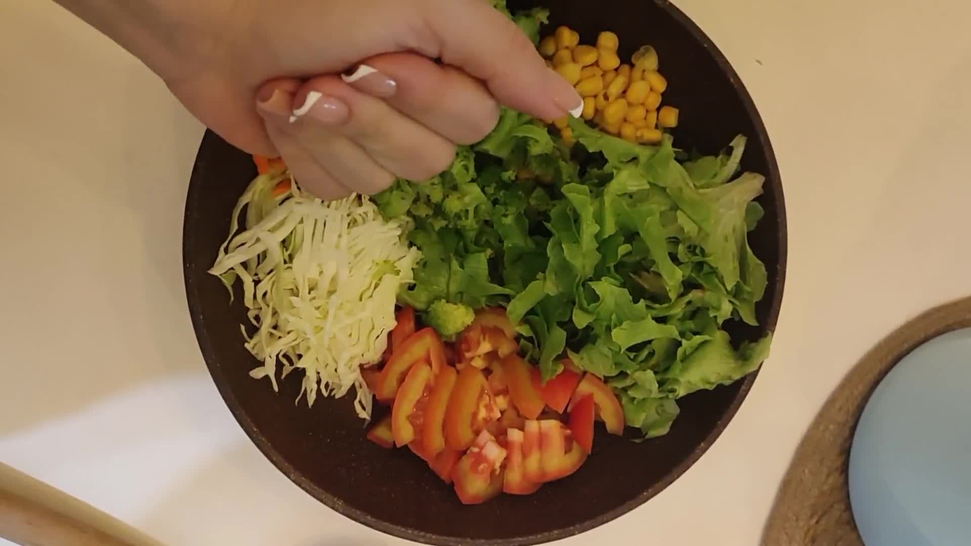 Foto do passo 1 de Salada protéica