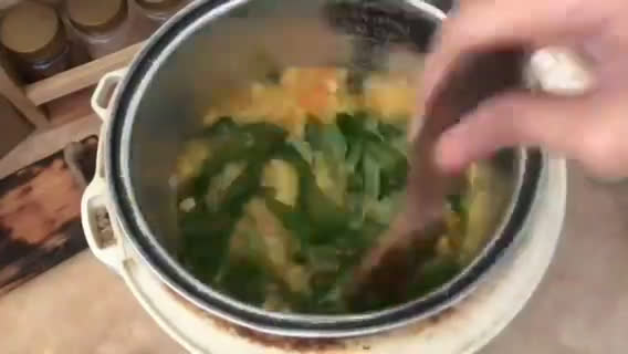 Foto langkah ke 4 dari resep 342. Bubur Manado / Tinutuan dengan Rice Cooker #PekanPosBar_MasakSesuaiBudget.