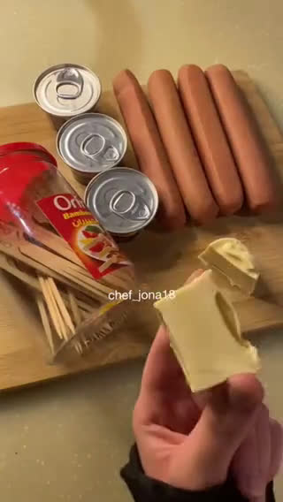 صورة لخطوة 1 من وصفة اعواد هوت دوغ 🌭