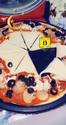 صورة لخطوة 5 من وصفة البيتزا والخليه العجيبه 😍