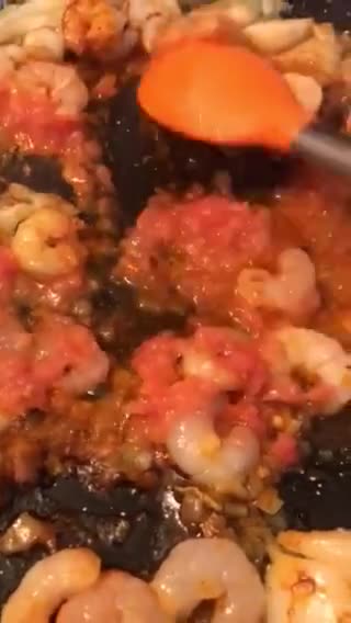 Foto del paso 9 de la receta: Fideuà de sepia, cigalitas y gambas peladas