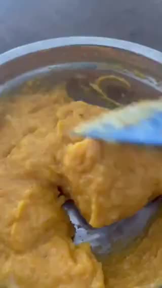 Gambar langkah 2 resipi Nugget ayam.
