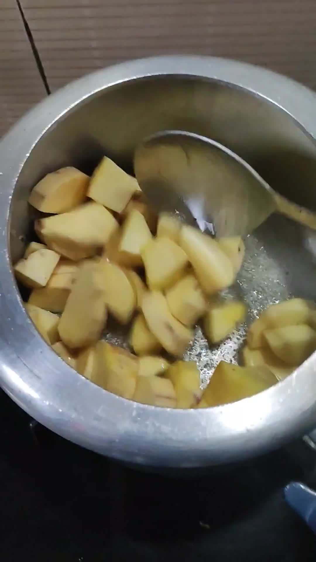 ङ्राईफ्रूटस स्वीट पोटैटो (Dryfruits sweet potato recipe in hindi) रेसिपी चरण 2 फोटो
