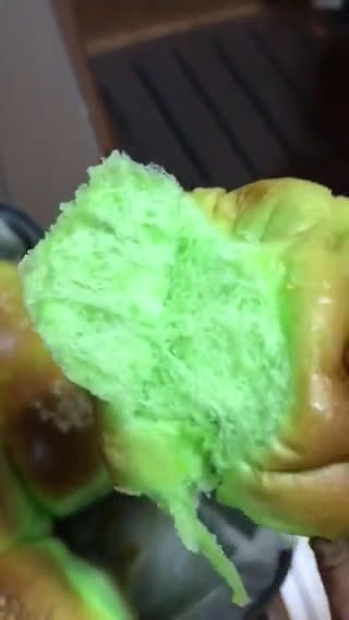 Foto langkah ke 8 dari resep Roti Sobek Kilat Pandan.