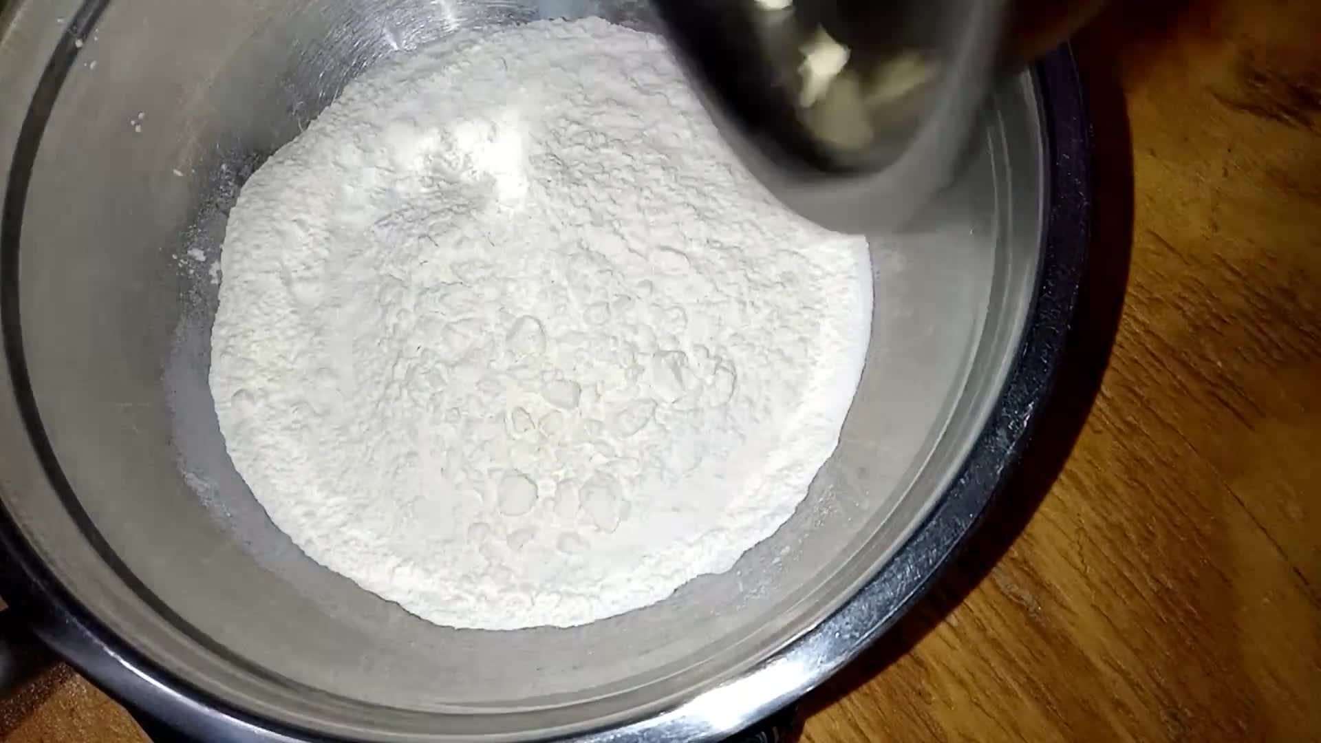 Foto del paso 2 de la receta: Bizcochitos de grasa hojaldrados