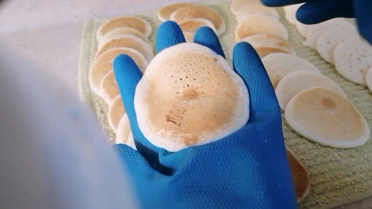 صورة لخطوة 8 من وصفة عجينه قطايف بدون سميد 🥟