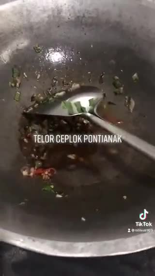Foto langkah ke 2 dari resep Telor ceplok khas pontianak.