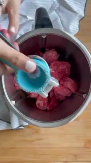 Foto del paso 1 de la receta: Helado de sandía sin azúcar