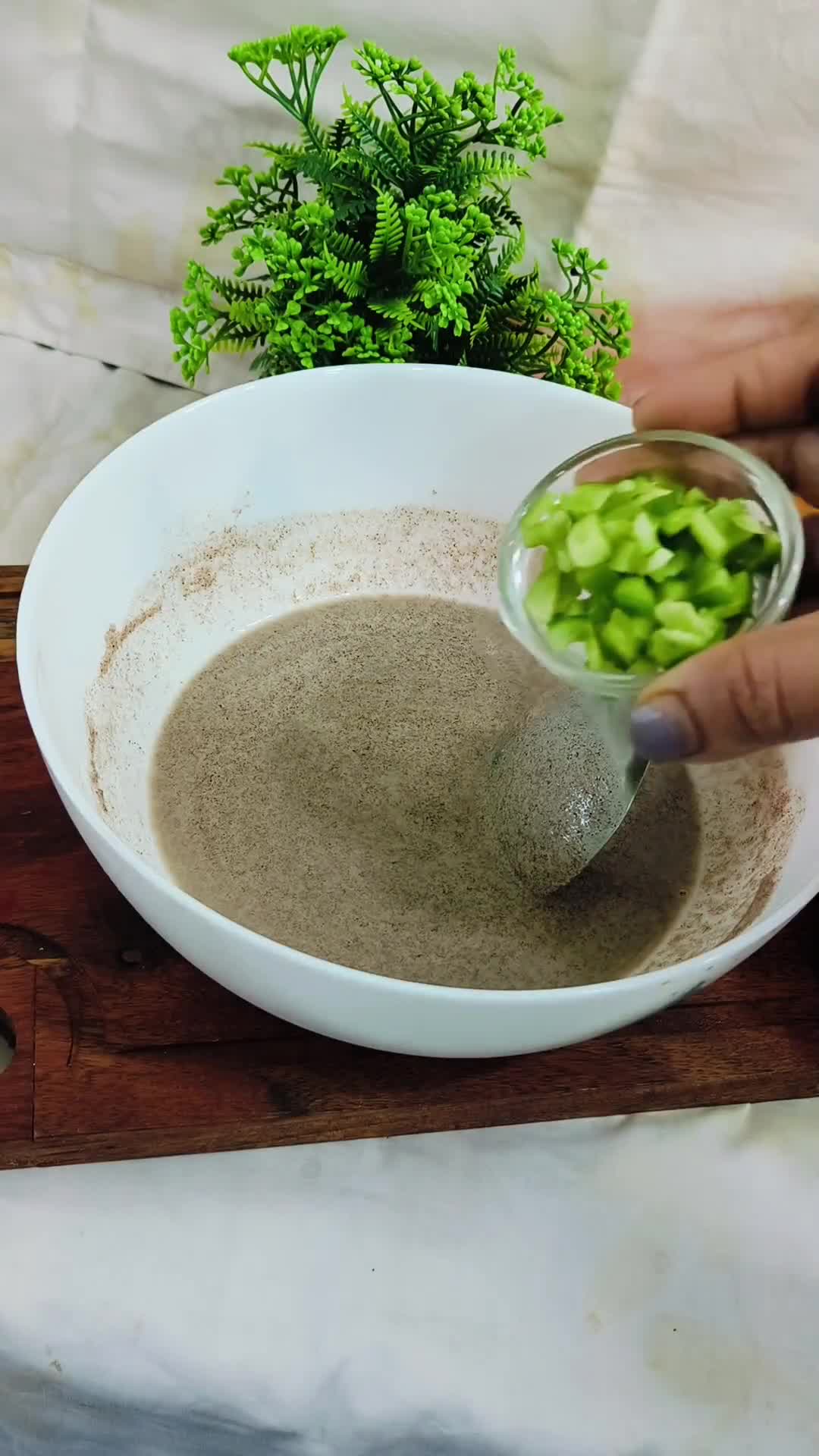 रागी उत्तपम (raagi uttpam recipe in Hindi) रेसिपी चरण 2 फोटो
