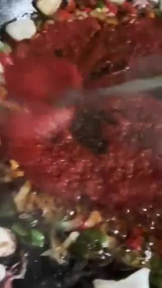 Foto del paso 10 de la receta: Paella de frutos del mar con gambones congelados
