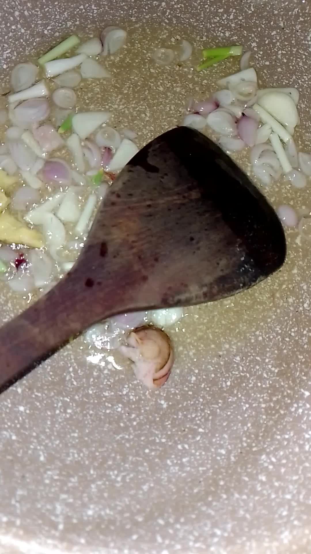 Foto langkah ke 3 dari resep Rawon Daging & Tetelan Sapi.