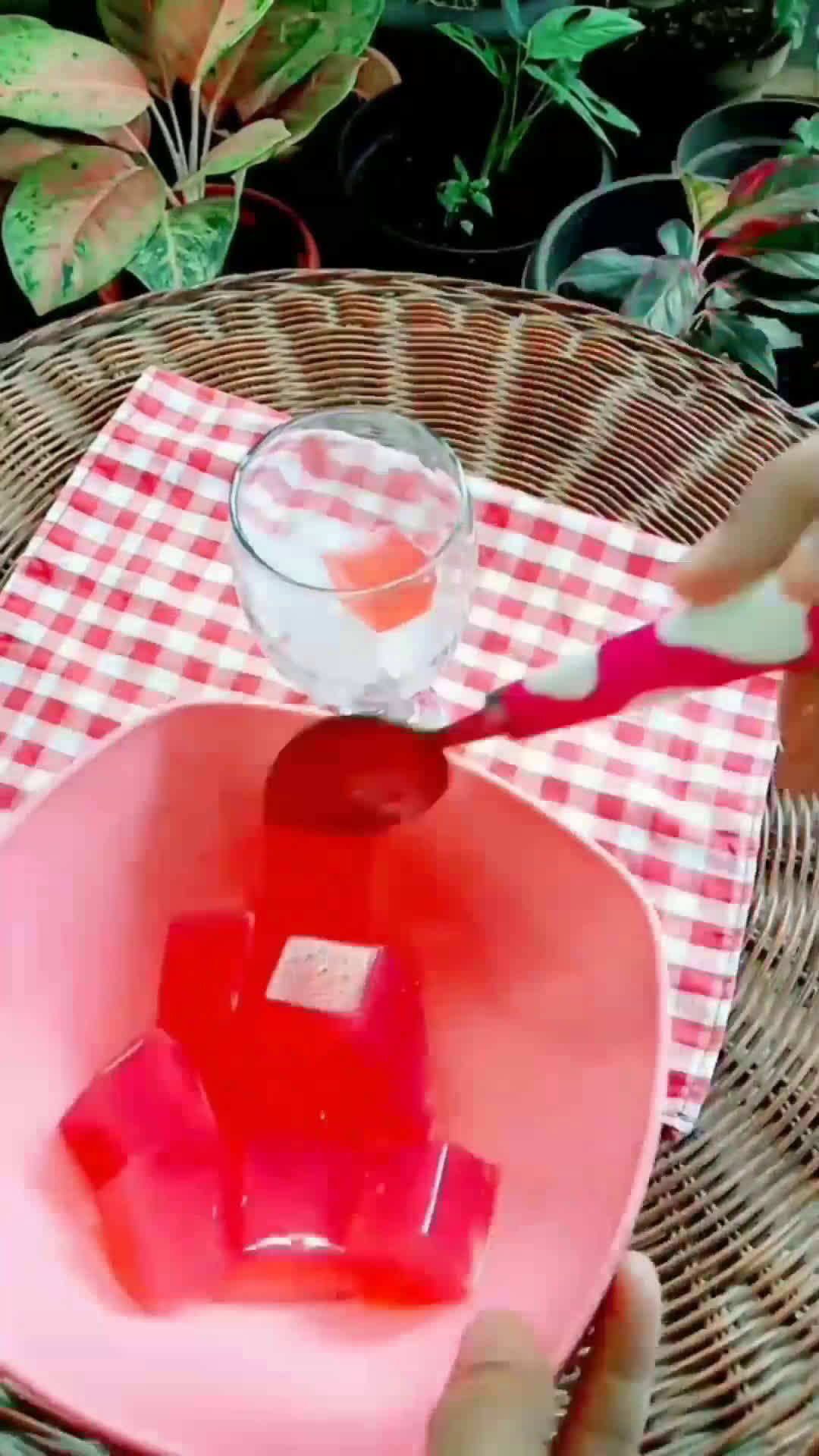Foto langkah ke 2 dari resep Es Fanta Yakult.