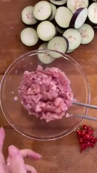 Foto langkah ke 2 dari resep Terong Goreng Isi Daging.