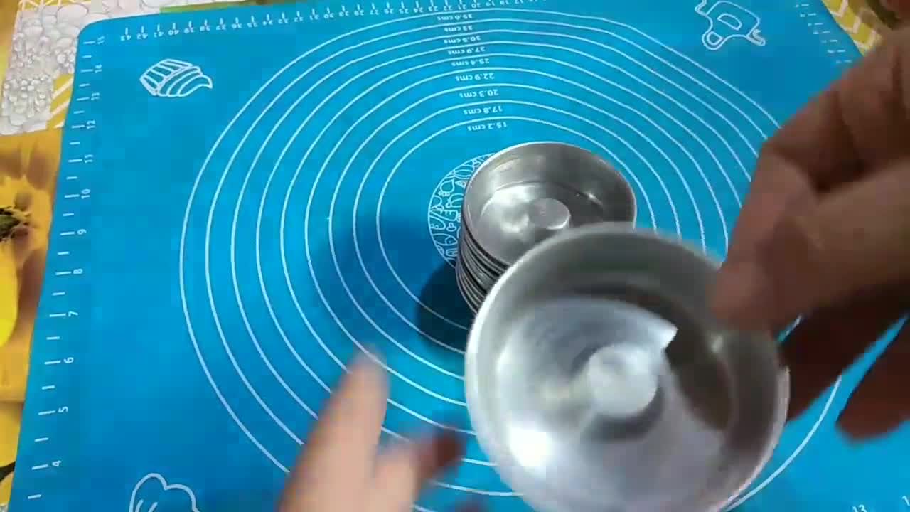 صورة لخطوة 19 من وصفة ميني كيك بالياغوورت ب 2 حبات بيض فقط يخرج 12الحبة