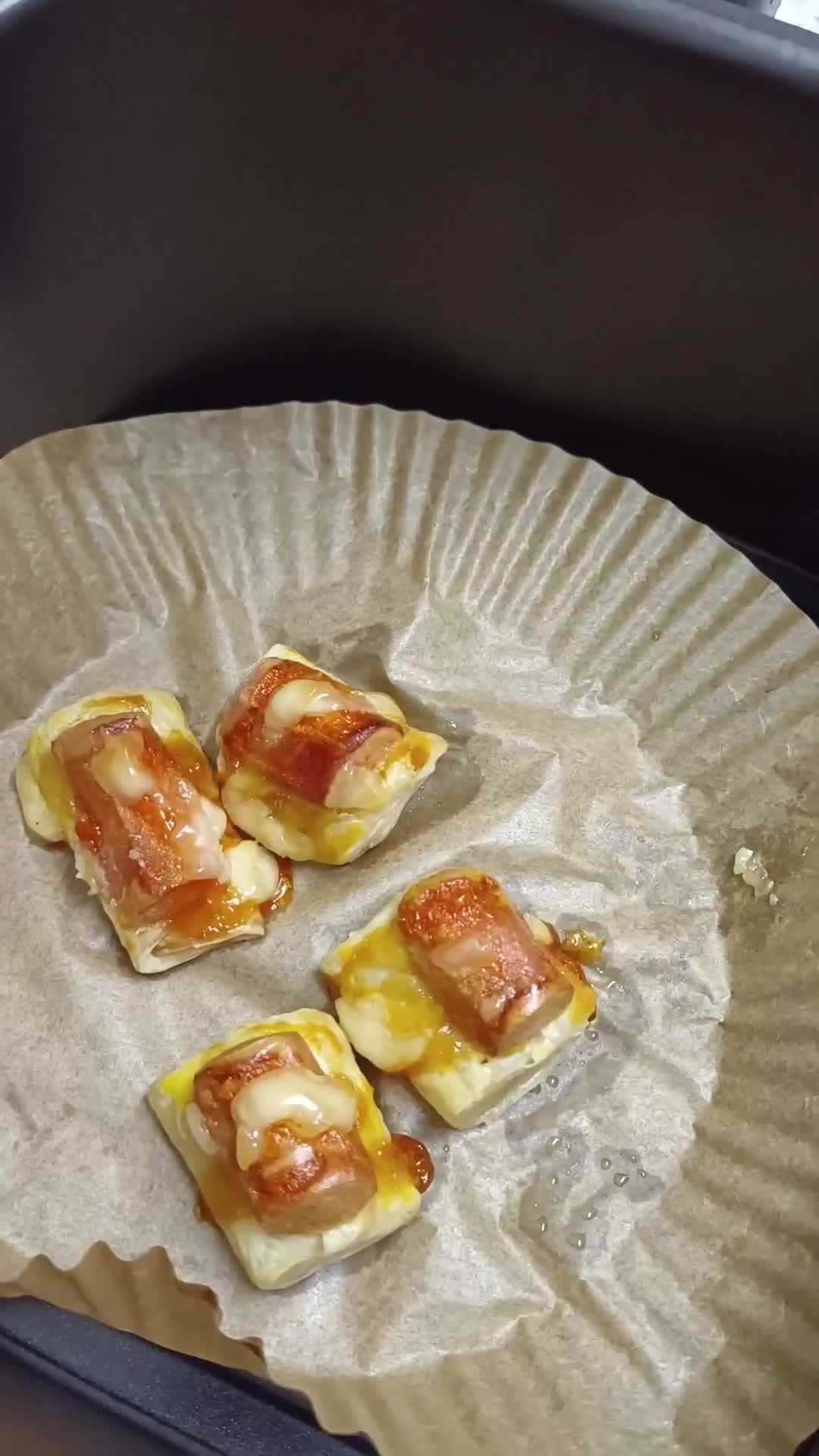 Gambar langkah 5 resipi Paratha Sosej.