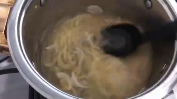 Foto del paso 3 de la receta: Sopa de cebolla