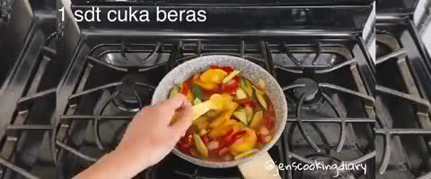 A picture of step 7 of Sweet and Sour Chicken.