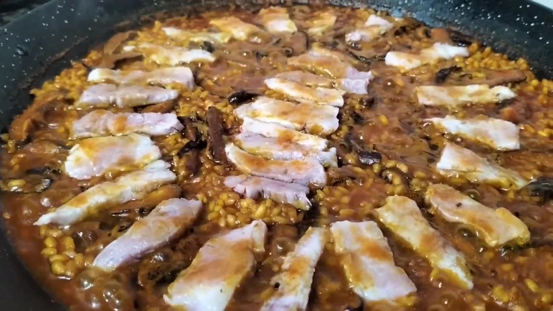 Foto del paso 6 de la receta: Arroz con secreto a baja temperatura, shiitake y caldo ramen