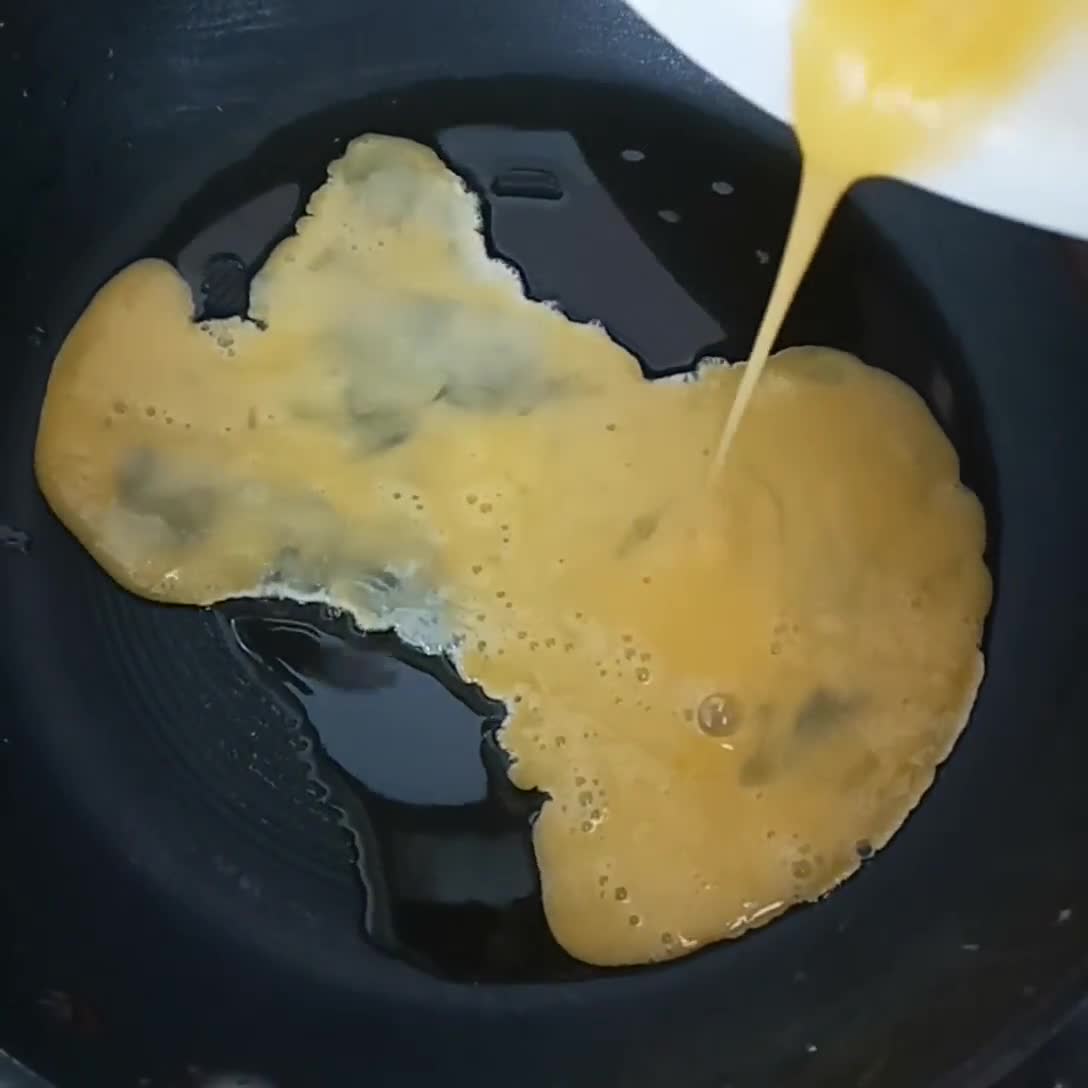 Foto langkah ke 1 dari resep Orak Arik Timun Telur Asin.