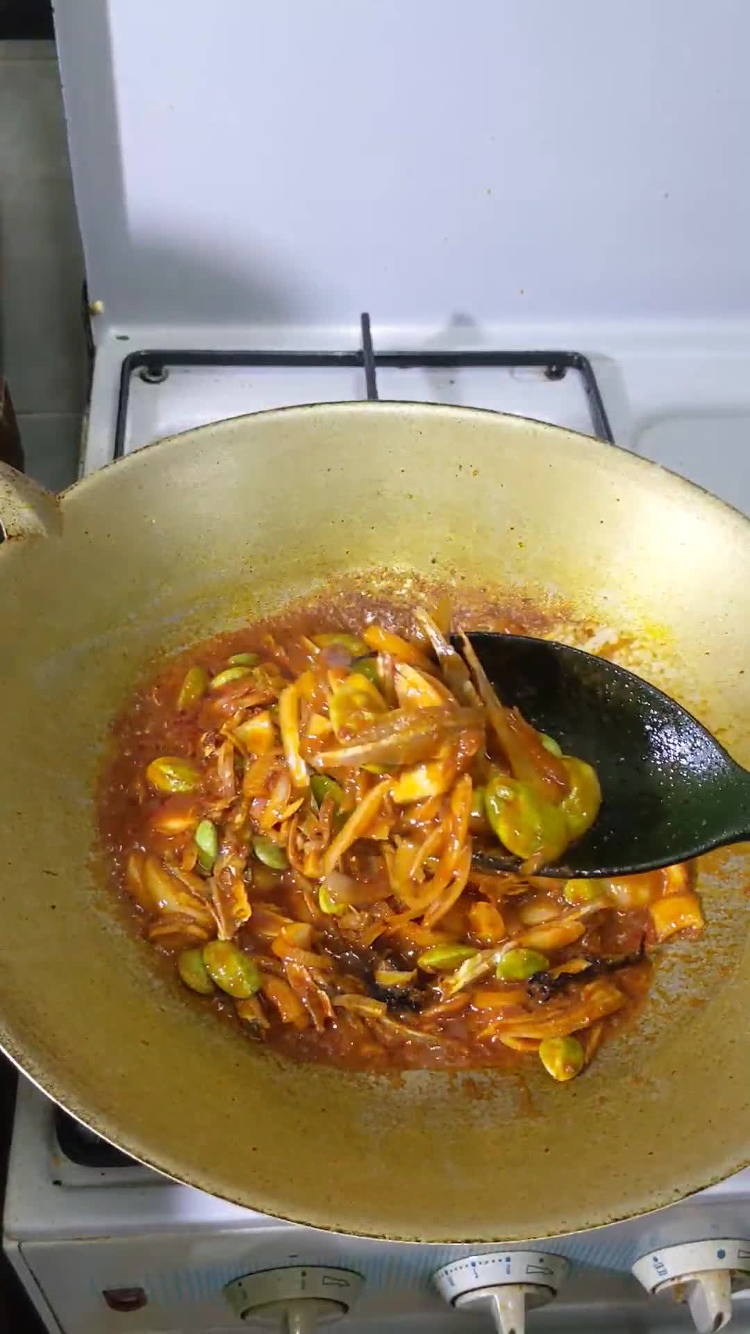 Gambar langkah 5 resipi Sambal Bilis Petai.
