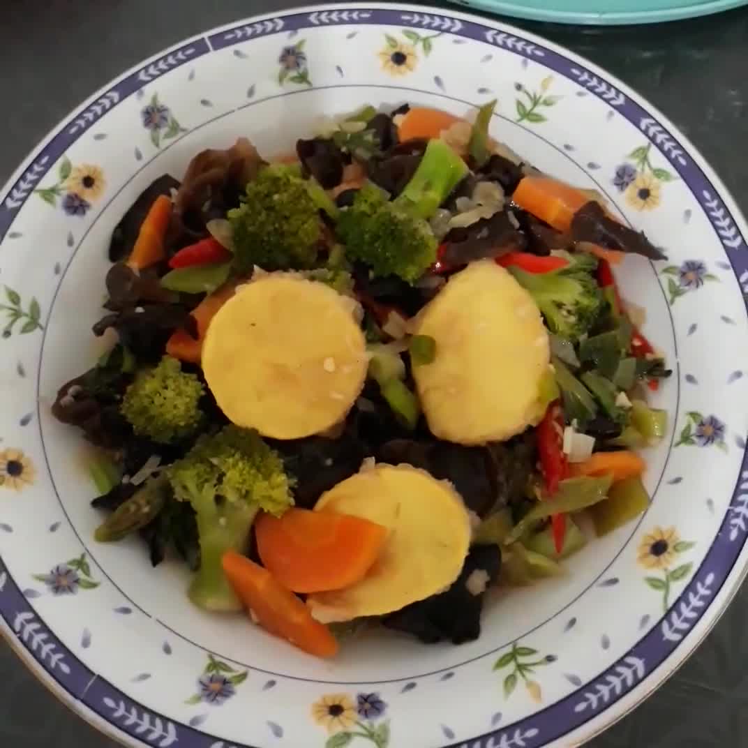 Foto langkah ke 7 dari resep Brokoli Jamur Tofu Saus Tiram.