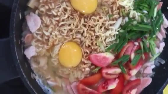 Foto langkah ke 4 dari resep Ramyeon Korea ala resto.
