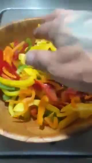 Foto del paso 4 de la receta: Fajitas gri🍴una especialidad de mi casa hecho en México Mexican curios 🥑