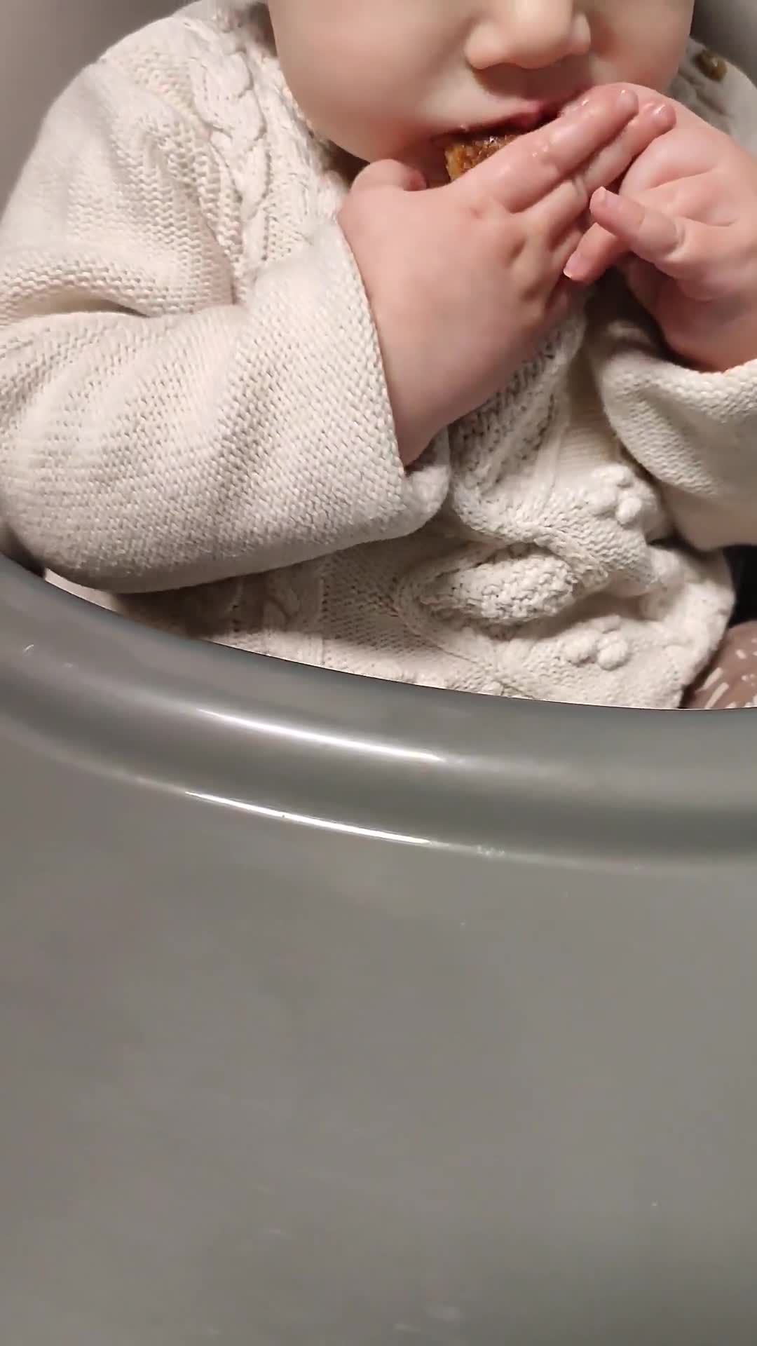 Foto del paso 4 de la receta: 👶🏻 Tortitas de espelta y compota de frutas