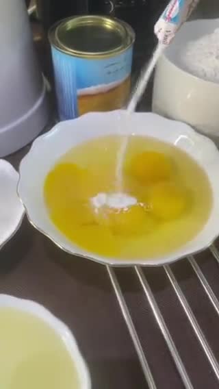صورة لخطوة 1 من وصفة كيكه عاديه