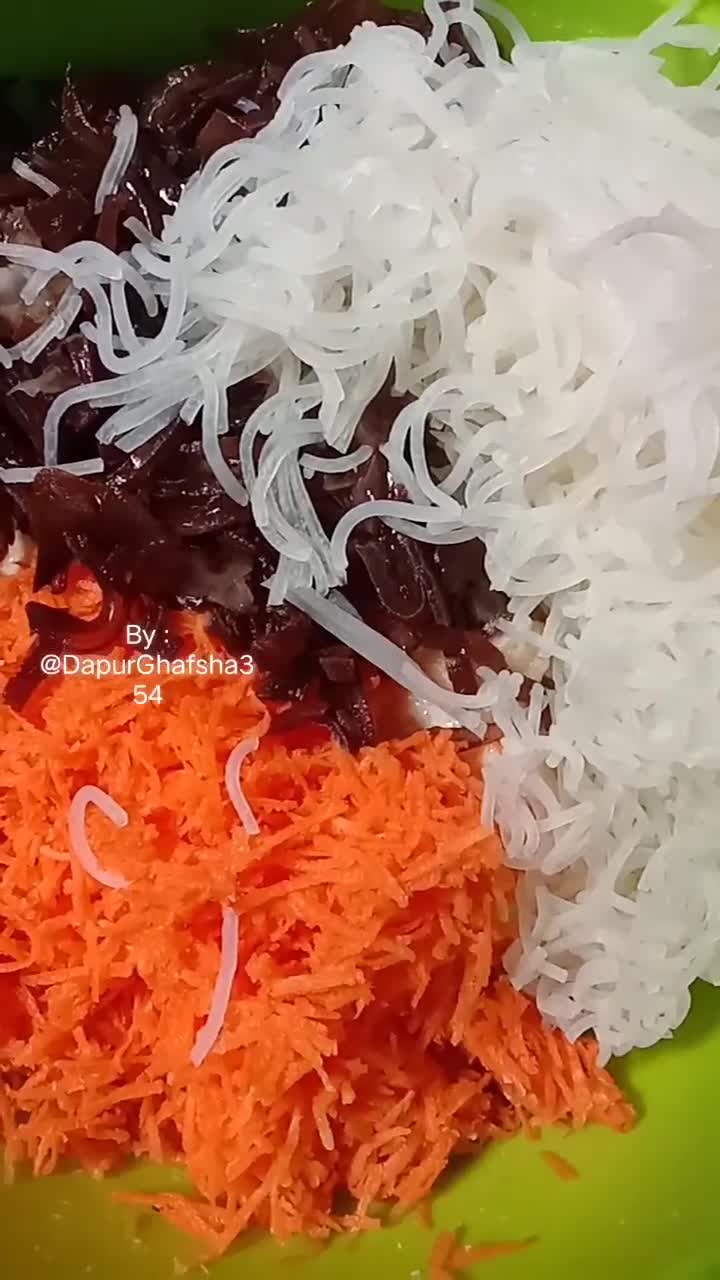 Foto langkah ke 2 dari resep Baso Lo Hoa Jamur Kuping Wortel.