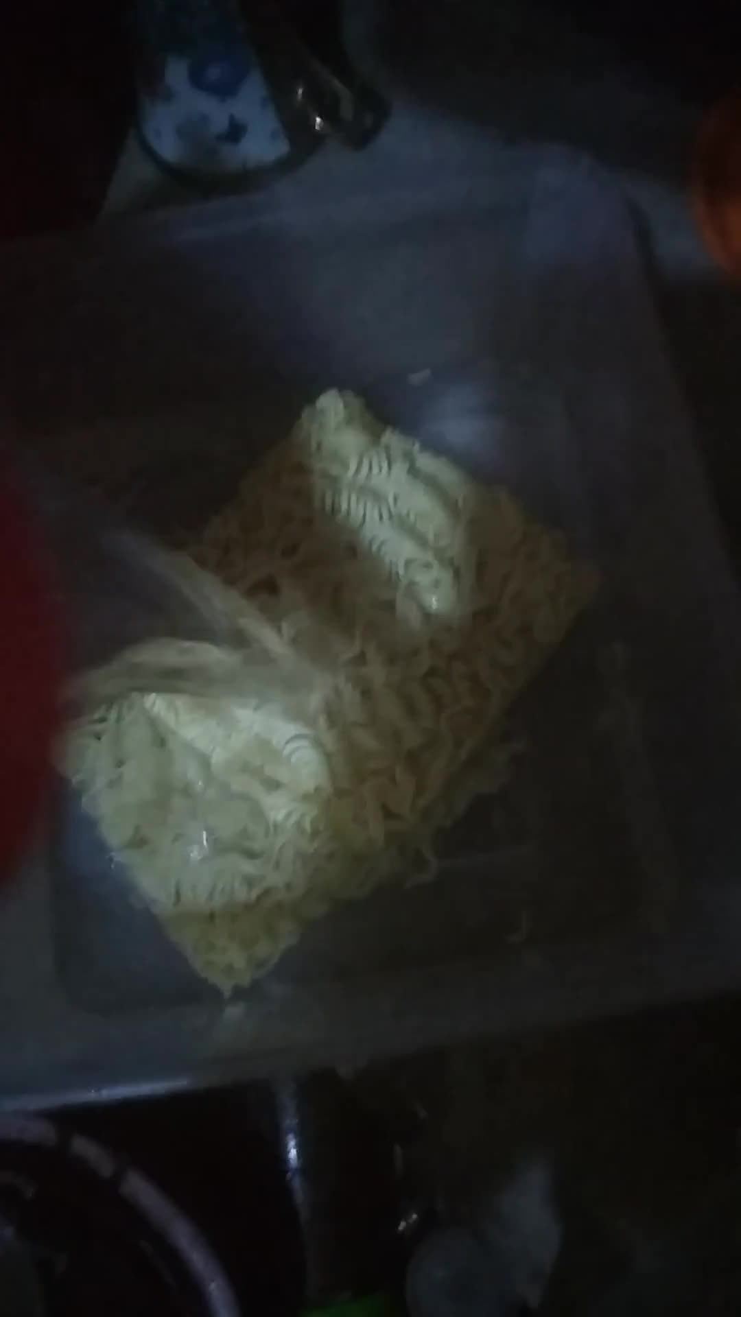 Foto langkah ke 2 dari resep Nasbent BAT Lumpia Mie Telur Sosis JALETOT (kulit tahu).