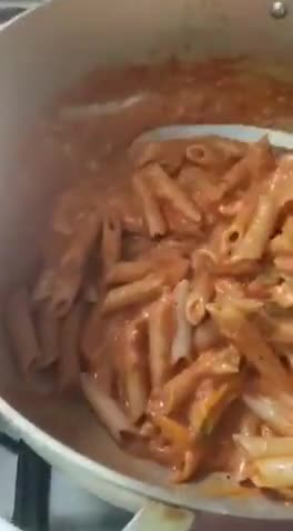 Foto del paso 5 de la receta: Pasta con camarones, pechuga y tocineta en salsa rosa