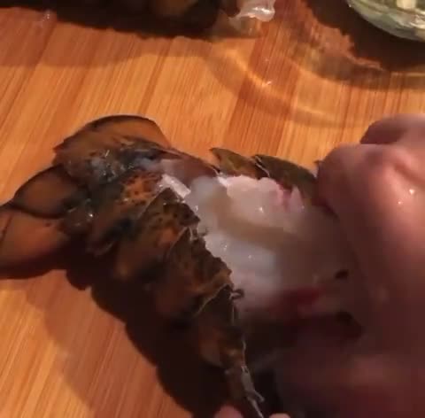 صورة لخطوة 1 من وصفة ‏ ذيل سرطان البحر 🦞 Lobster tails