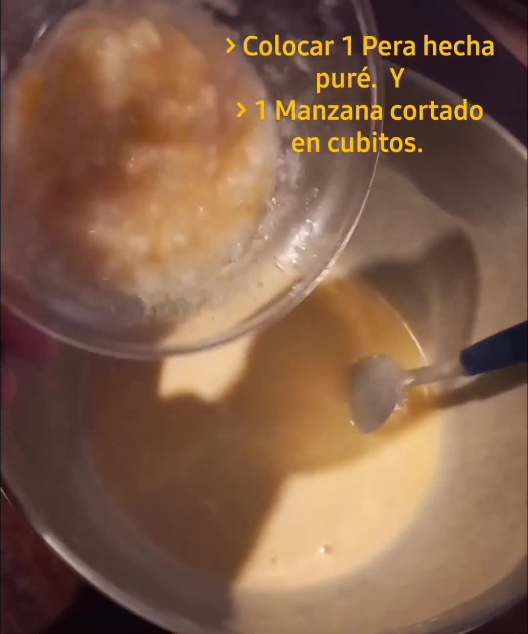 Foto del paso 3 de la receta: Budín de Pera🍐 y Manzana🍎