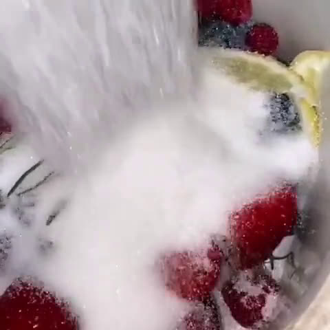 Une image de l'étape 3 de Confiture fruits rouges romarin.