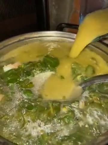 Foto del paso 5 de la receta: Verdolagas con Carne de Cerdo en Salsa Verde