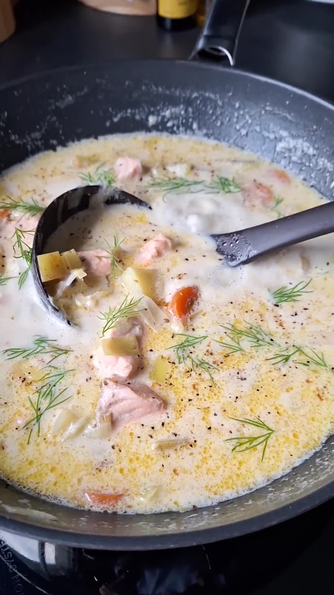 Une image de l'étape 2 de Soupe crémeuse au saumon.